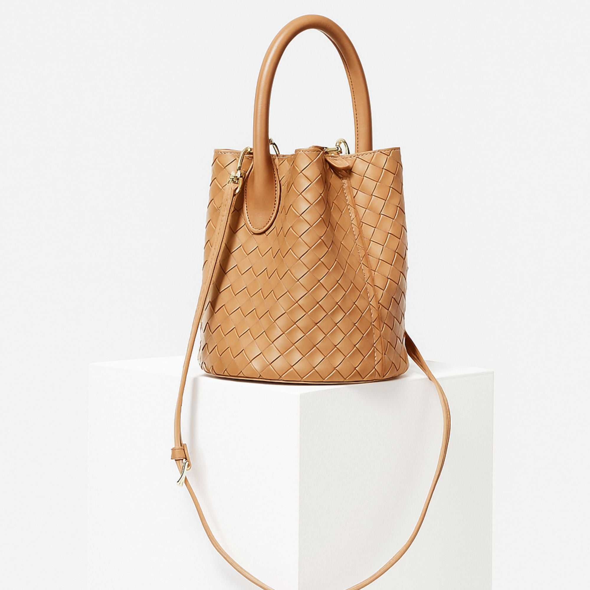Bakewell Woven Bucket Bag