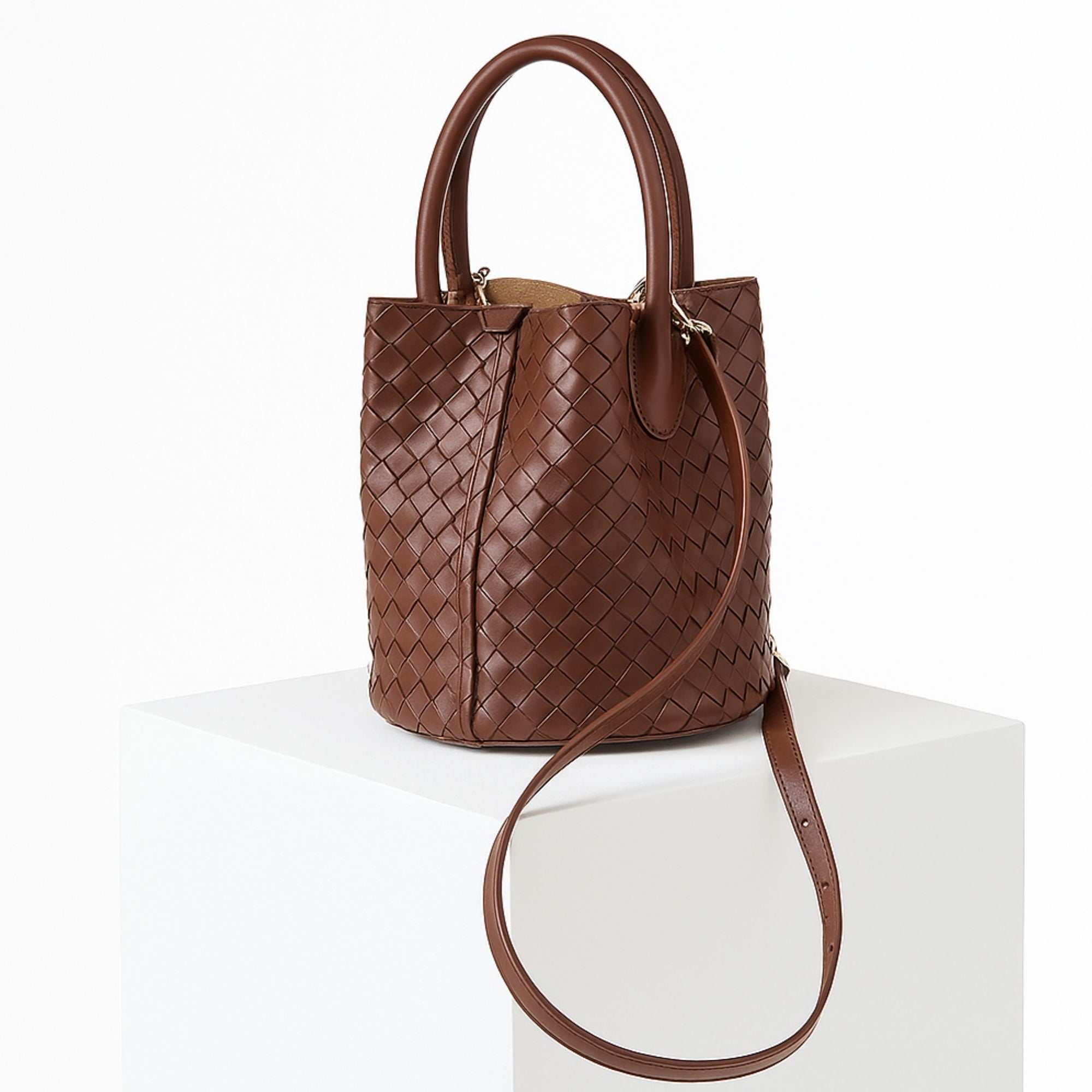 Bakewell Woven Bucket Bag