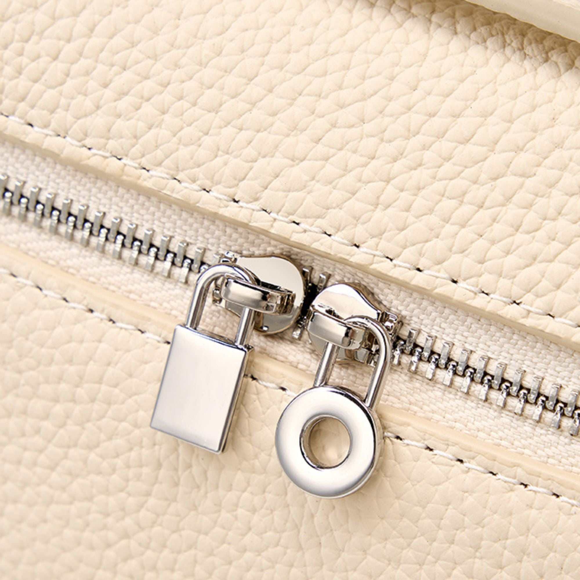 Mini Handbag Crossbody in Lychee Leather